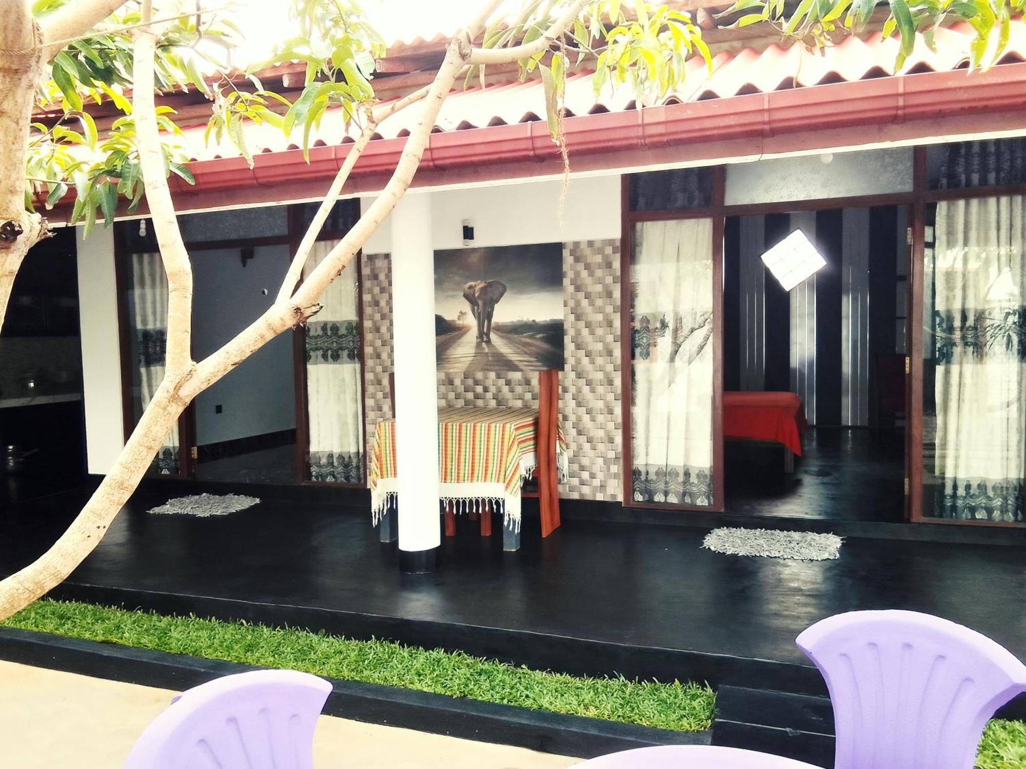 Mirissa Surf Villa Номер фото